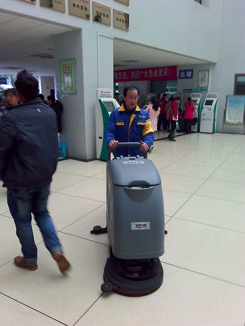 兒童醫(yī)院洗地機(jī)客戶-旭潔環(huán)保洗地機(jī)掃地車(chē)